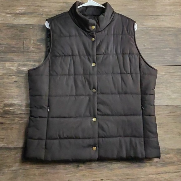 Daisy Fuentes Jackets & Blazers - Daisy Fuentes Black Quilted Vest